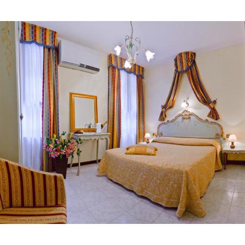 Hotel Henry