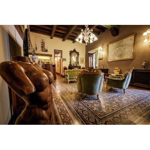 Hotel Henry\