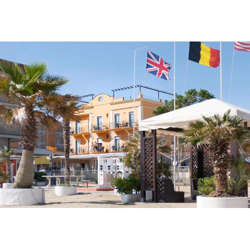 Hotel Holiday Beach