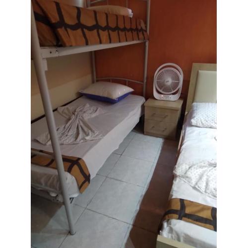 Hotel Hostel J\
