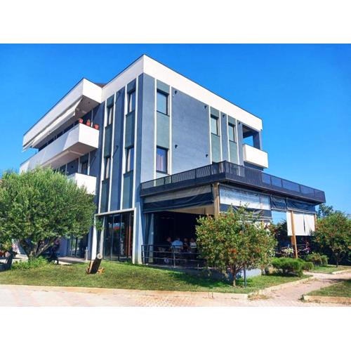 Hotel Karavastaja