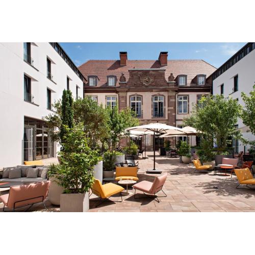 Hôtel LÉONOR the place to live