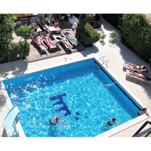 Hotel Marzia con Piscina
