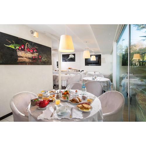 Hotel Mediterraneo