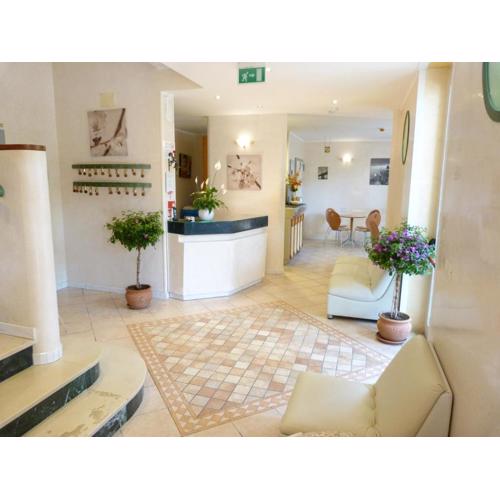 Hotel Monti