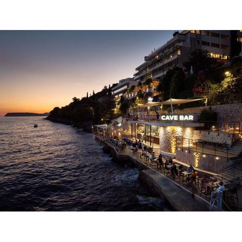 Hotel More