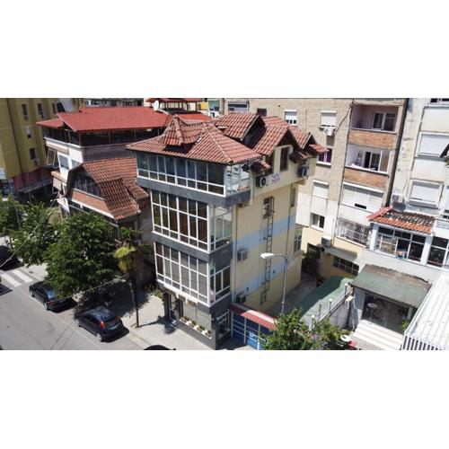 Hotel Pik Loti