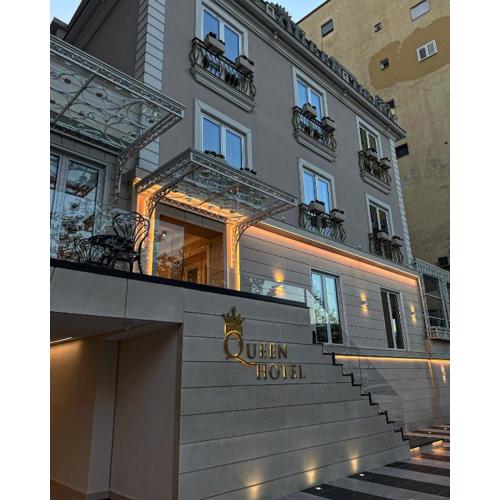 Hotel Queen