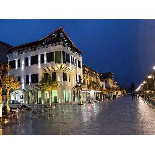 Hotel & Restaurant White City