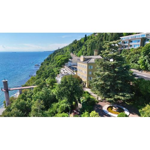 Hotel Riviera & Maximilian\