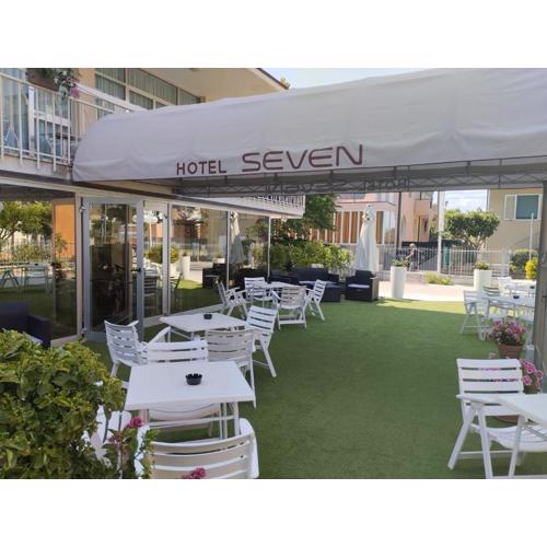Hotel Seven