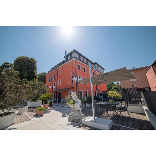 Hotel Siros
