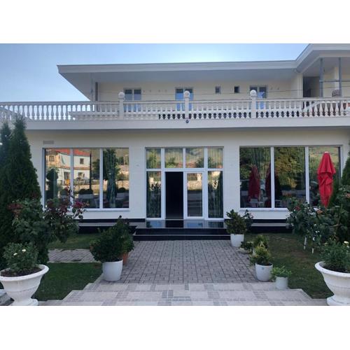 Hotel Taverna Zisi