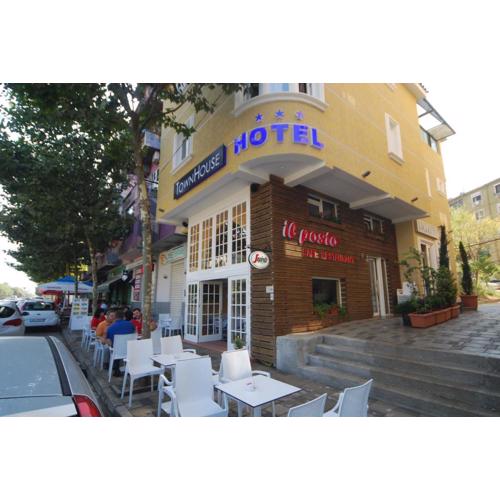 Hotel Town House