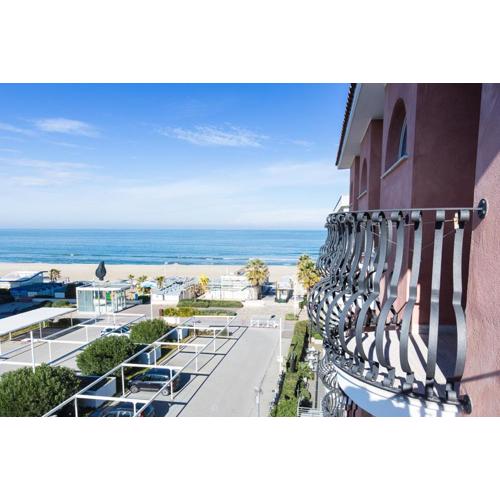 Hotel Trevi Riccione, in centro sul mare con cucina