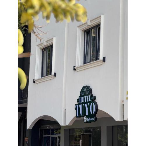 Hotel Tuyo