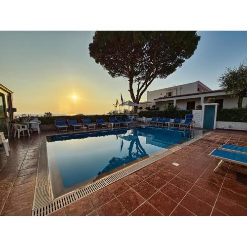 Hotel Villa Mena