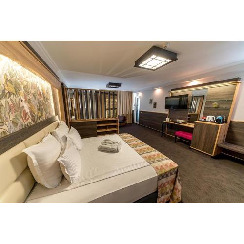 Hotel ZOO Sofia - Secured Paid Parking