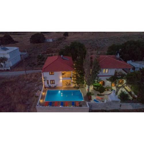 Houmeli Maisonettes & Apartments