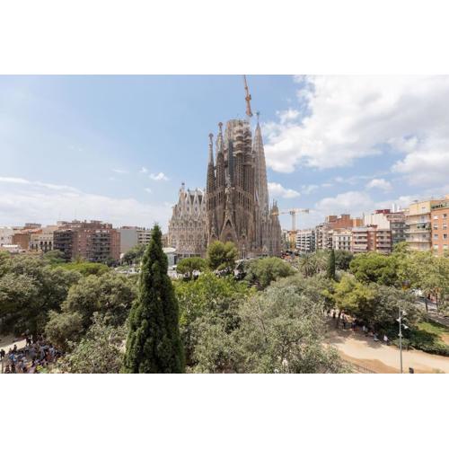 Housalia Sagrada Familia Views