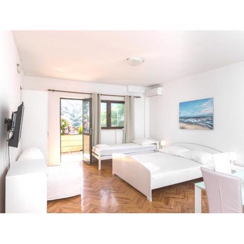 House Apartments Ariva - Studio Apartment with Balcony 3 Adults - A1