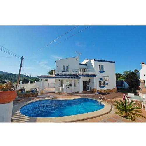 House Famara,in Malaga for family and friends pool