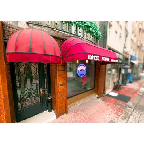 house hotel