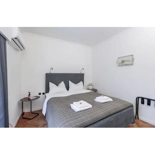House in House at the Heart of Exarchia, extremely central