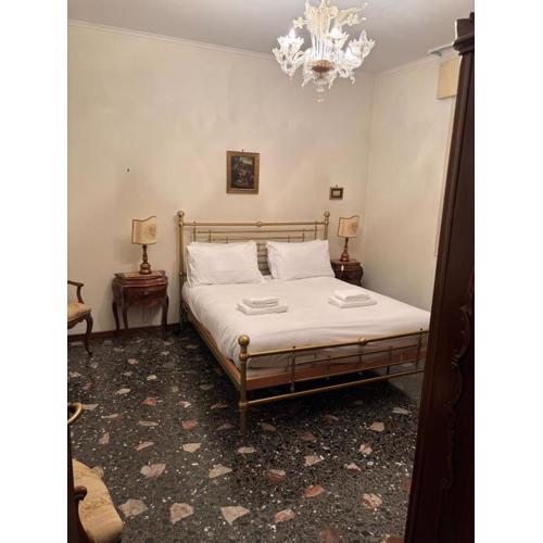 House in the park! Free parking and convenient to Venice