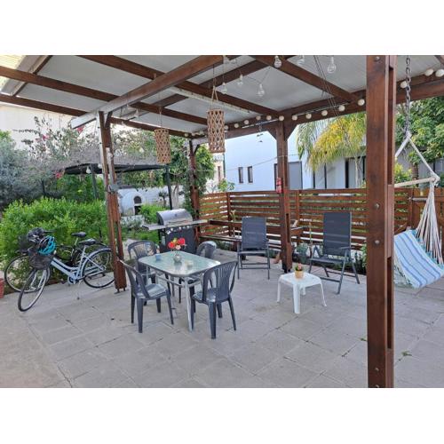 House Near The Beach (Militsa & Aggeliki)