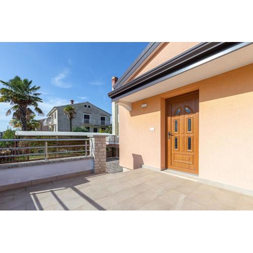 House near the sea & city center - pet friendly