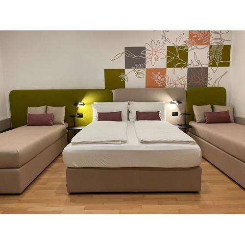 House of Bruno Apartments - NO Reception