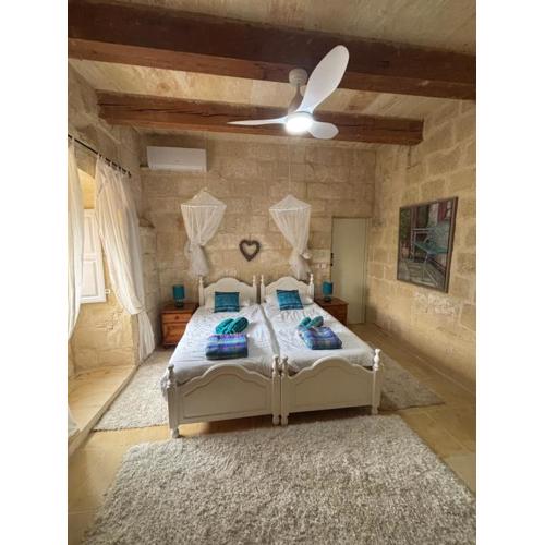 House of Character - Room with a Pool view