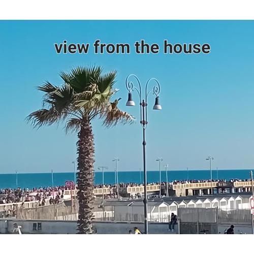 House Rome front sea