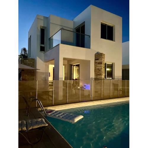 House with 2 bedrooms and Pool