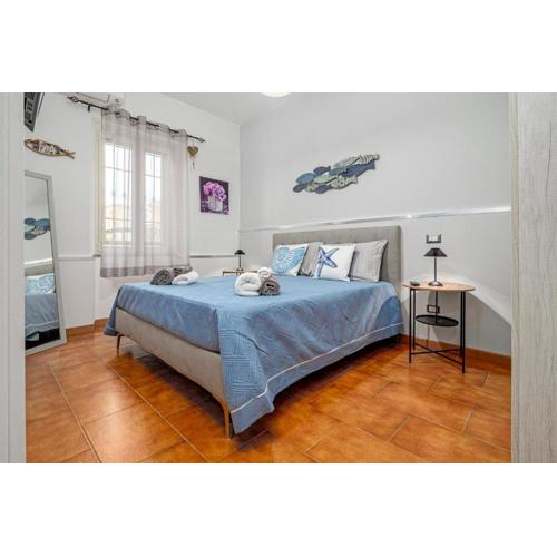 House with Private Garden Near City Centre and Beach