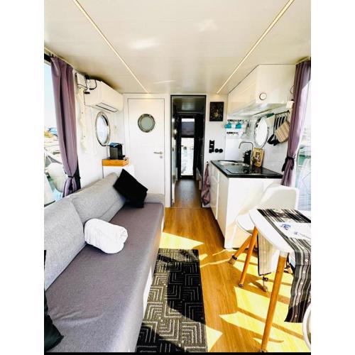 Houseboat Seabreeze