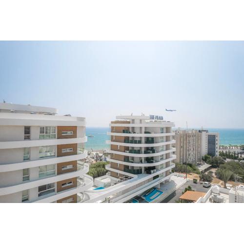 Hubstay - Seaview Pearl Suite Mackenzie by Larnaca Airport