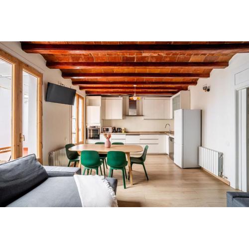 Huge and modern 4 bedroom apartment next to Paseo de Gracia