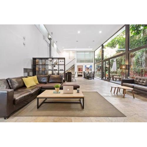 Huge duplex with private garden next to Las Ramblas