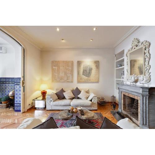 Huge historic 5BD with private Terrace!