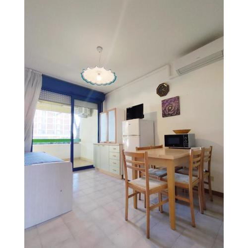 Huge terrace in the heart of Bibione for 7 guests