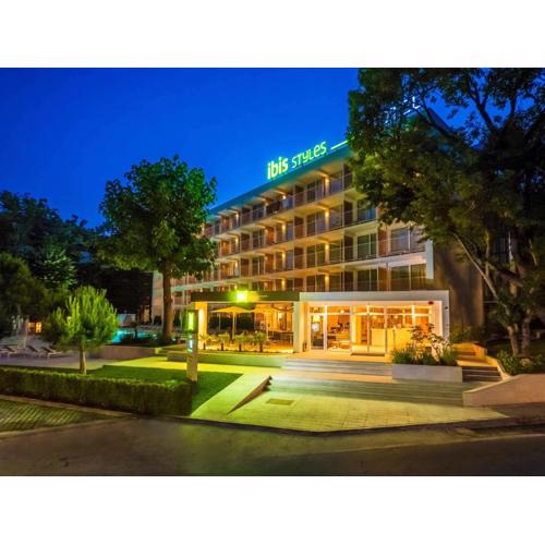 ibis Styles Golden Sands Roomer Hotel