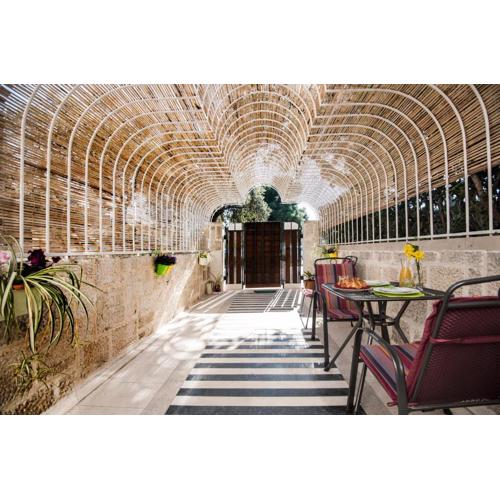 IBIS Your Cosy Oasis With Private Parking and Patio