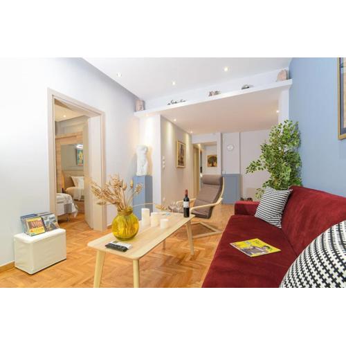 Iconic 2BD apt next to Historic center and metro