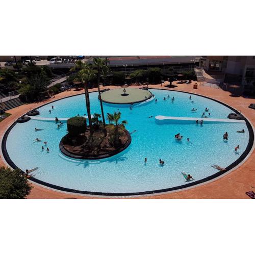 Ideal familias en urbanización de lujo a 600m de la playa Levante con Wifi, AC y Parking