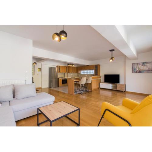 Ideal Maisonette next to Kallimarmaro Stadium