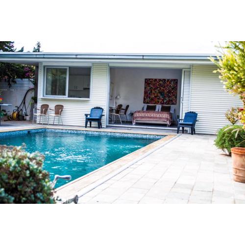 Idyllic studio with private pool