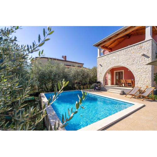 Idyllische Villa mit Panorama Meerblick, Privatpool, Babybett, Aussendusche, umgeben von Oleander und Oliven