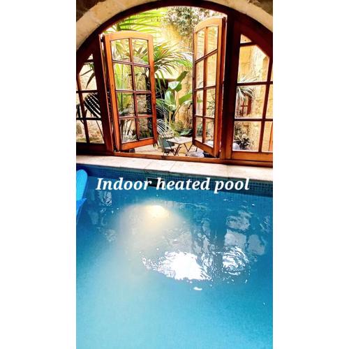 Il Mithna farmhouse with indoor heated jacuzzi pool